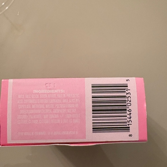 Jeffree Star Cosmetics Magic Star Setting Powder - Picture 3 of 3